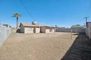 8137 W Trafalgar Ave, Phoenix, AZ 85033 - Photo 22
