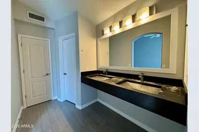 8667 E Pinchot Avenue, Scottsdale, AZ 85251 - Photo 16