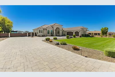 10145 W Lariat Lane #1, Peoria, AZ 85383 - Photo 2