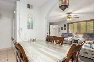 2825 N 33rd Pl, Phoenix, AZ 85008 - Photo 10