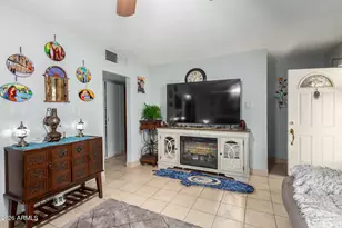 2825 N 33rd Pl, Phoenix, AZ 85008 - Photo 8