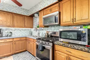 2825 N 33rd Pl, Phoenix, AZ 85008 - Photo 12