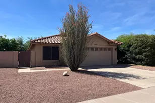 3921 E Graythorn St, Phoenix, AZ 85044 - Photo 2