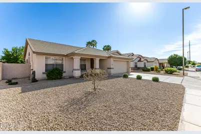 2085 E Smoke Tree Road, Gilbert, AZ 85296 - Photo 2