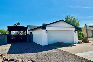 2577 E Sweetwater Ave, Phoenix, AZ 85032 - Photo 2