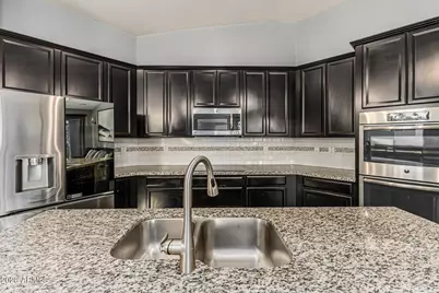 849 E Constance Way, Phoenix, AZ 85042 - Photo 12