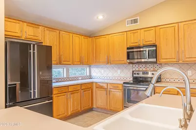 1049 W Vaughn Avenue, Gilbert, AZ 85233 - Photo 24