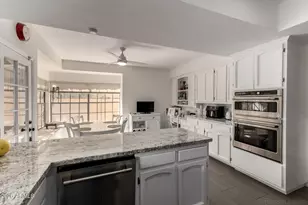 9825 E Turquoise Ave, Scottsdale, AZ 85258 - Photo 12