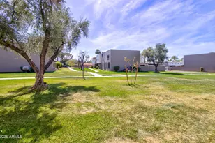 2868 E Clarendon Ave, Phoenix, AZ 85016 - Photo 22