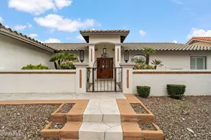 1129 E Forest Hills Dr, Phoenix, AZ 85022 - Photo 2