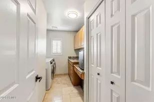 1129 E Forest Hills Dr, Phoenix, AZ 85022 - Photo 20