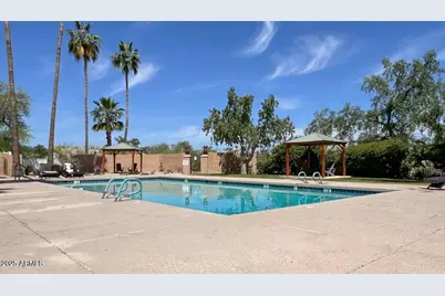 856 E Village Circle Drive S, Phoenix, AZ 85022 - Photo 14