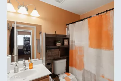 3315 W Sunland Avenue, Phoenix, AZ 85041 - Photo 16