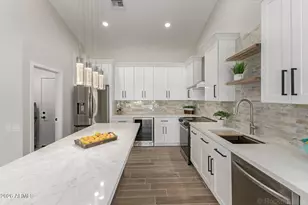 220 W Oraibi Dr, Phoenix, AZ 85027 - Photo 14