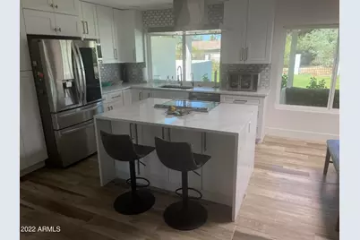 856 E Village Circle Drive S, Phoenix, AZ 85022 - Photo 2