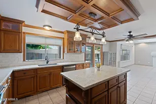 4658 E Kelly Dr, Gilbert, AZ 85234 - Photo 4