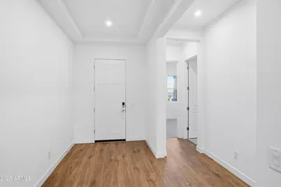 10231 S 20th Lane, Phoenix, AZ 85041 - Photo 2