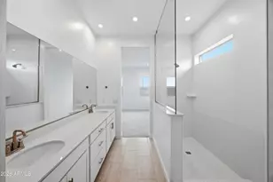 10218 S 21st Dr, Phoenix, AZ 85041 - Photo 16