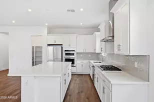 10218 S 21st Dr, Phoenix, AZ 85041 - Photo 6