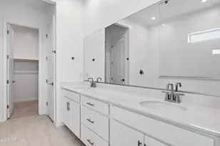 10218 S 21st Dr, Phoenix, AZ 85041 - Photo 24