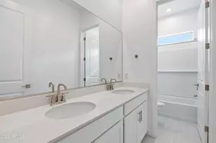 10218 S 21st Dr, Phoenix, AZ 85041 - Photo 22
