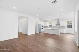 10218 S 21st Dr, Phoenix, AZ 85041 - Photo 10