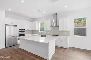 10218 S 21st Dr, Phoenix, AZ 85041 - Photo 4