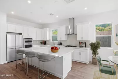 10218 S 21st Drive, Phoenix, AZ 85041 - Photo 4