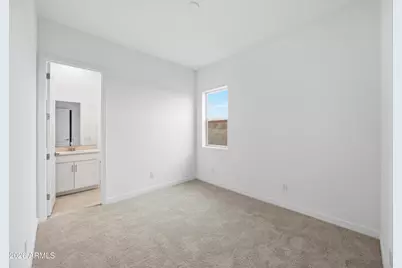10218 S 21st Drive, Phoenix, AZ 85041 - Photo 20