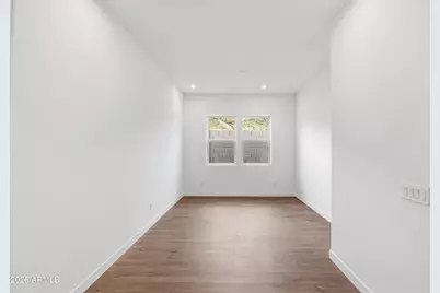 10218 S 21st Drive, Phoenix, AZ 85041 - Photo 18
