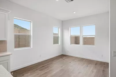 10218 S 21st Drive, Phoenix, AZ 85041 - Photo 12