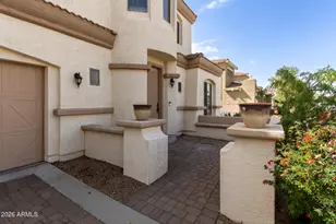 513 W Beautiful Ln, Phoenix, AZ 85041 - Photo 2