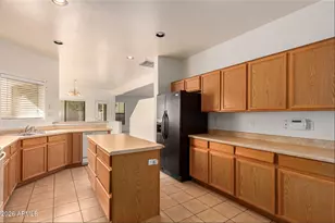 513 W Beautiful Ln, Phoenix, AZ 85041 - Photo 14