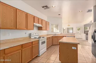 513 W Beautiful Ln, Phoenix, AZ 85041 - Photo 16