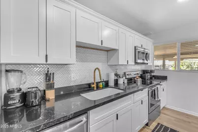 6943 E Granada Road, Scottsdale, AZ 85257 - Photo 4