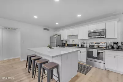 6943 E Granada Road, Scottsdale, AZ 85257 - Photo 2