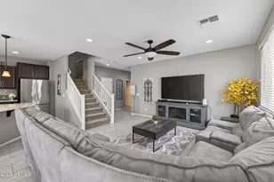 921 S Swallow Ln, Gilbert, AZ 85296 - Photo 6