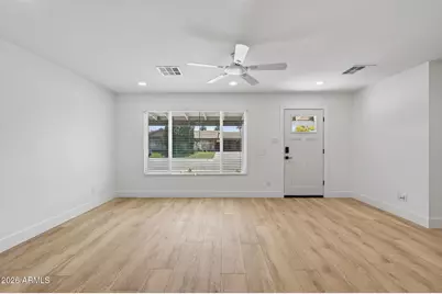 8702 E Monte Vista Road, Scottsdale, AZ 85257 - Photo 6