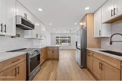 8702 E Monte Vista Road, Scottsdale, AZ 85257 - Photo 10