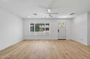 8702 E Monte Vista Rd, Scottsdale, AZ 85257 - Photo 12