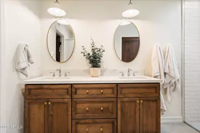 9249 N 40th Street, Phoenix, AZ 85028 - Photo 16