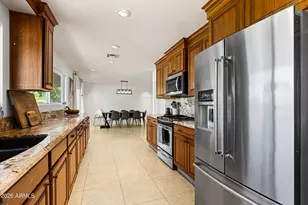 2814 E Sierra St, Phoenix, AZ 85028 - Photo 6