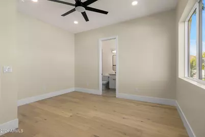 3002 N 53rd Place, Phoenix, AZ 85018 - Photo 32