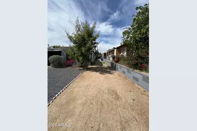 9502 N 2nd Place, Phoenix, AZ 85020 - Photo 1