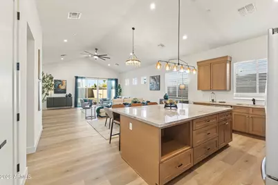 826 W 12th Street, Tempe, AZ 85281 - Photo 2