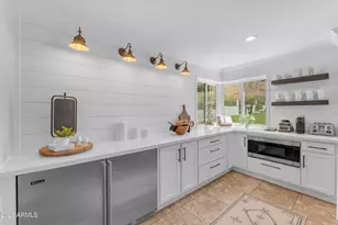 2449 W Sunrise Dr, Phoenix, AZ 85041 - Photo 22