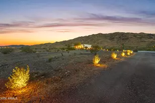 2449 W Sunrise Dr, Phoenix, AZ 85041 - Photo 2