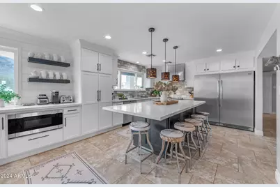 2449 W Sunrise Drive, Phoenix, AZ 85041 - Photo 8