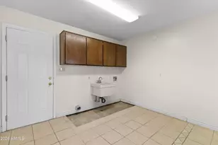 3812 W Loma Ln, Phoenix, AZ 85051 - Photo 12