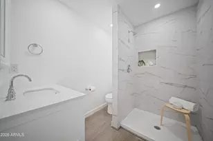 8944 N 17th Ln, Phoenix, AZ 85021 - Photo 10